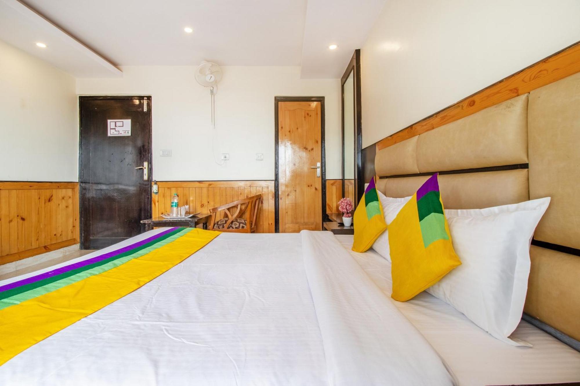 Itsy Hotels Avantika With Forest View Шимла Экстерьер фото