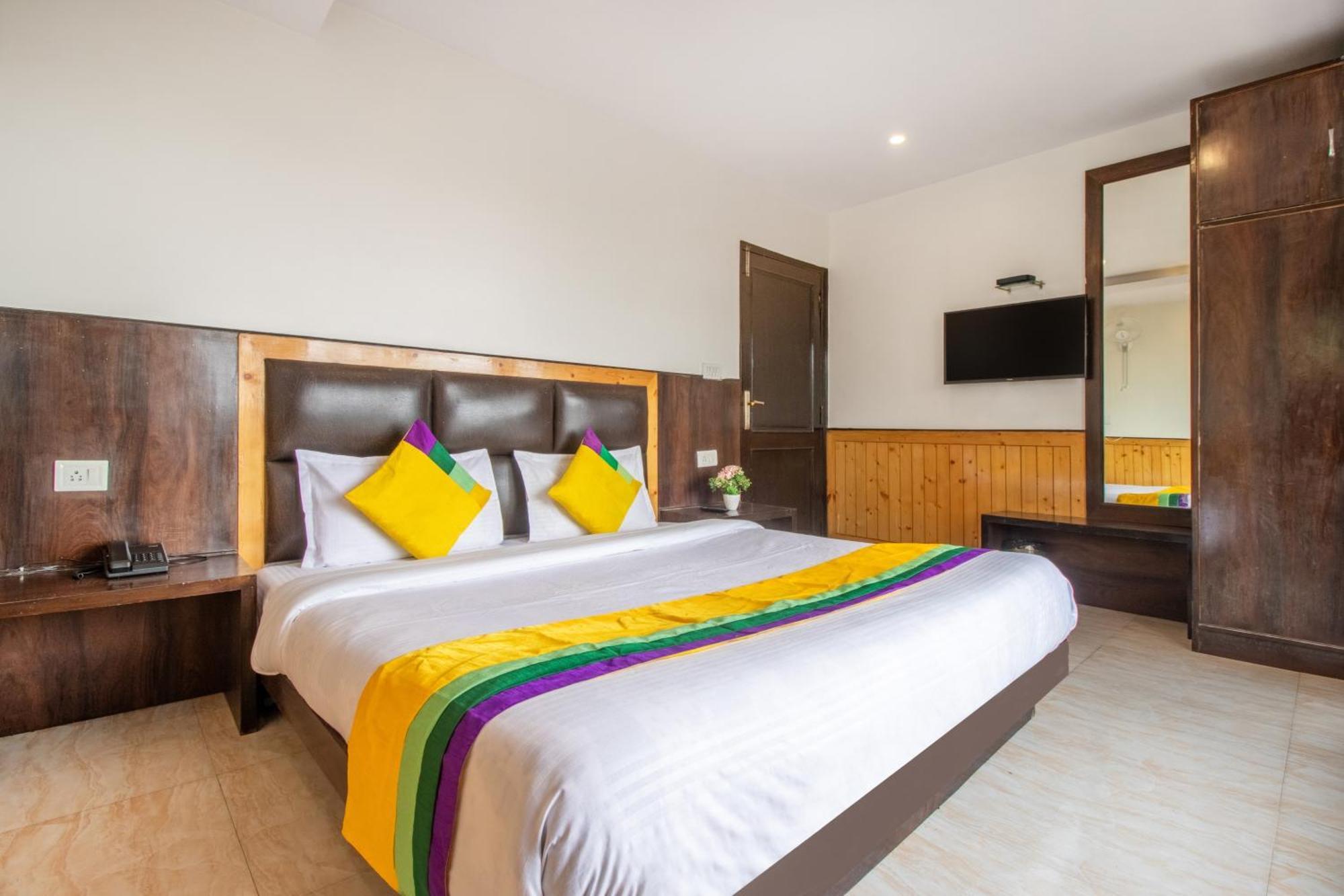 Itsy Hotels Avantika With Forest View Шимла Экстерьер фото